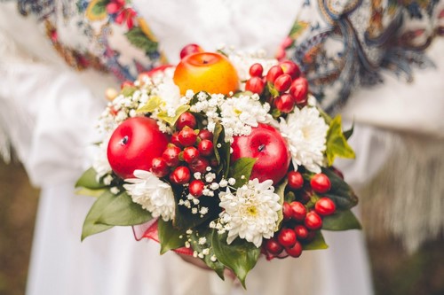 Güzel bir gelin buketi mi arıyorsunuz? Düğün buketleri için en iyi fikirler - fotoğraf