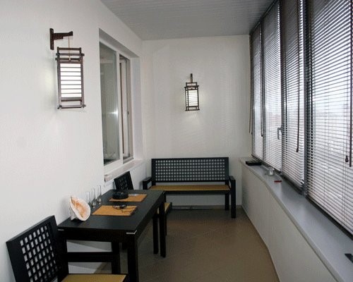 Loggia tasarımı - bir loggia düzenleme fikrinin fotoğrafı