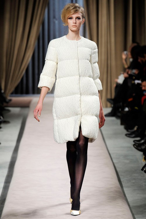 Moda aşağı ceketler 2025-2026 - fotoğraflar, stiller, moda trendleri