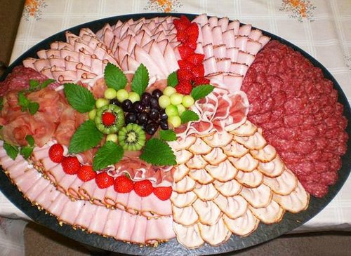 Dilimlenmiş orijinal sosis - fotoğraf fikirleri