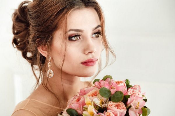 Gelinin zarif düğün makyajı: fotoğraflar, fikirler, trendler