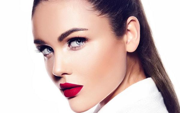 Mezuniyet 2025-2026 için moda makyaj: fikirler, en iyi görüntüler, trendler - fotoğraflar