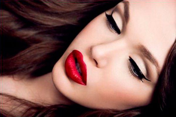 Mezuniyet 2025-2026 için moda makyaj: fikirler, en iyi görüntüler, trendler - fotoğraflar