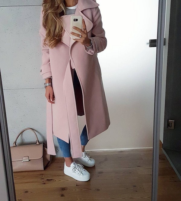 Spor ayakkabı 2025-2026 ile yay için en iyi fikirler: moda tandemlerin fotoğrafları