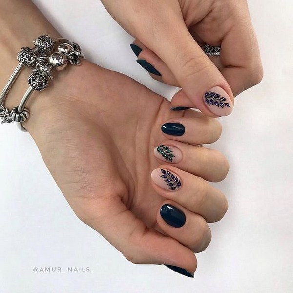 Lussuosa manicure nera 2025-2026 - tendenze della moda e novità