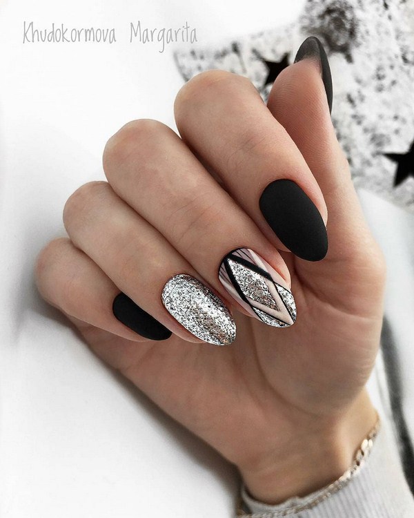 Lussuosa manicure nera 2025-2026 - tendenze della moda e novità