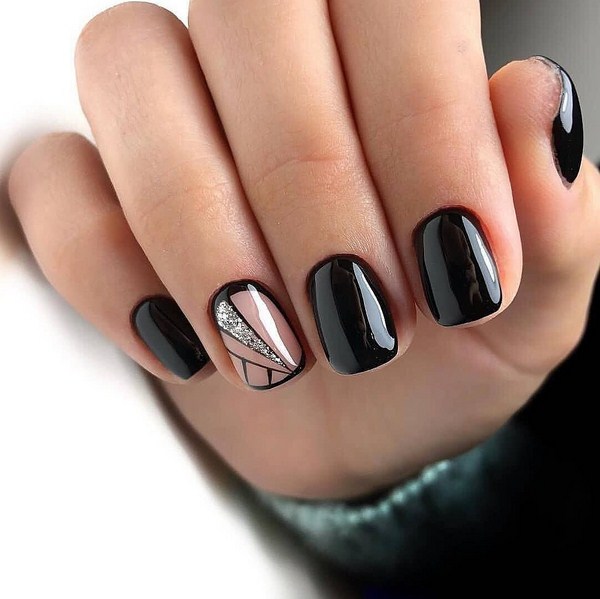 Lussuosa manicure nera 2025-2026 - tendenze della moda e novità