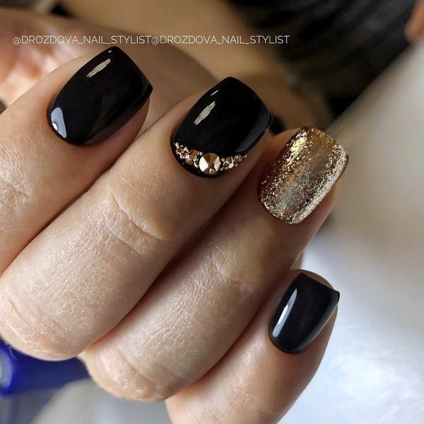 Lussuosa manicure nera 2025-2026 - tendenze della moda e novità