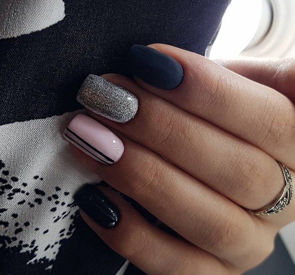 Lussuosa manicure nera 2025-2026 - tendenze della moda e novità