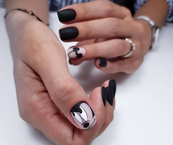 Lussuosa manicure nera 2025-2026 - tendenze della moda e novità