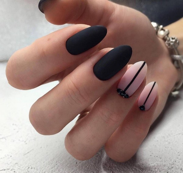 Lussuosa manicure nera 2025-2026 - tendenze della moda e novità