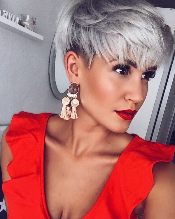 Coupes de cheveux créatives pour femmes 2025-2026 - Tendances des coupes de cheveux dans les designs à la mode