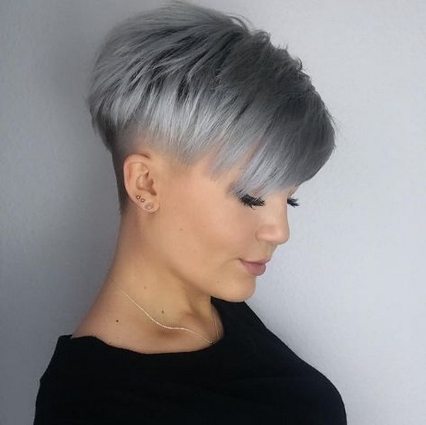 Coupes de cheveux créatives pour femmes 2025-2026 - Tendances des coupes de cheveux dans les designs à la mode