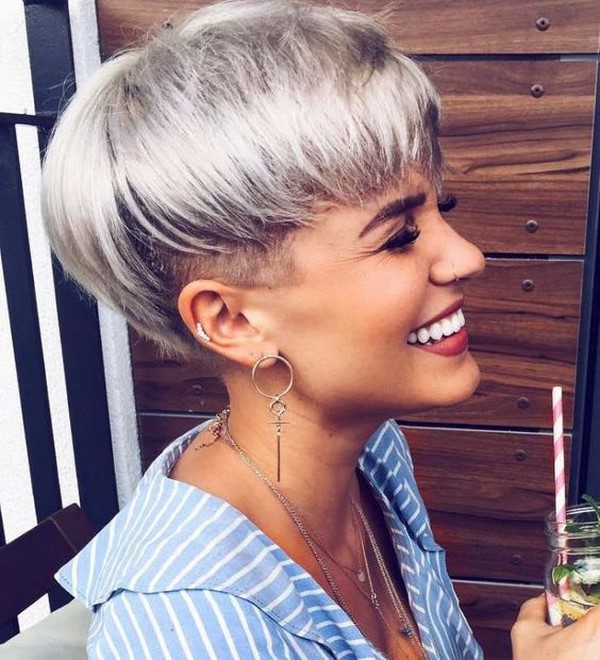 Coupes de cheveux créatives pour femmes 2025-2026 - Tendances des coupes de cheveux dans les designs à la mode