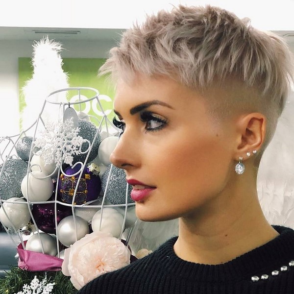 Coupes de cheveux créatives pour femmes 2025-2026 - Tendances des coupes de cheveux dans les designs à la mode