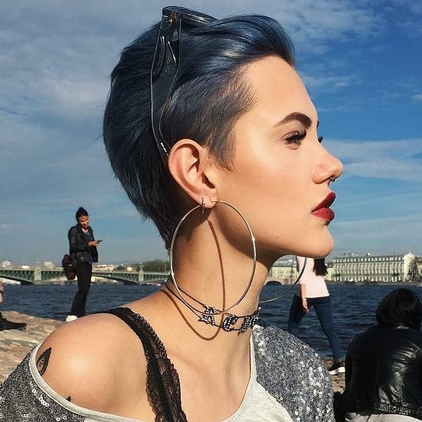 Coupes de cheveux créatives pour femmes 2025-2026 - Tendances des coupes de cheveux dans les designs à la mode