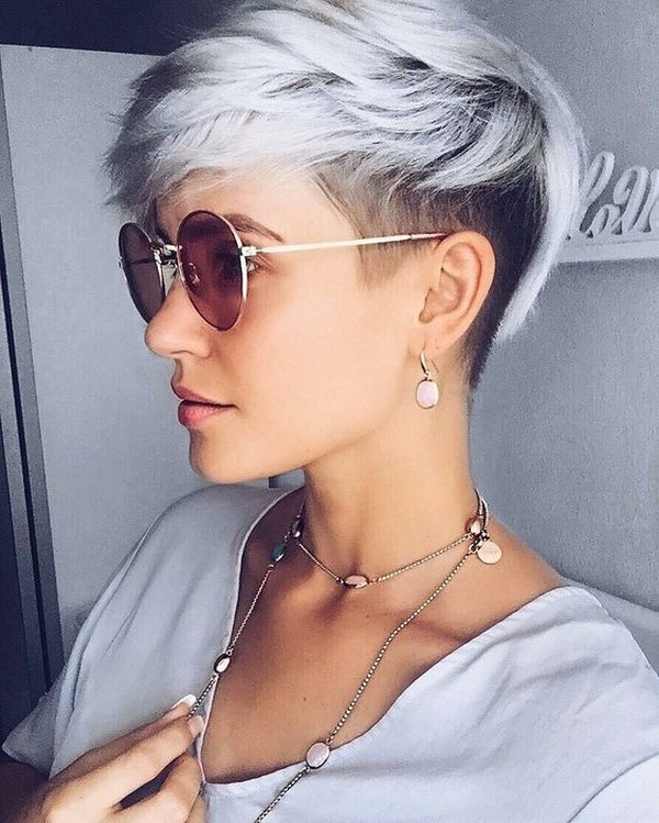 Coupes de cheveux créatives pour femmes 2025-2026 - Tendances des coupes de cheveux dans les designs à la mode
