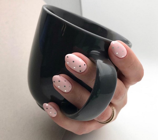 Unsurpassed manicure nude 2025-2026: fashion photo ideas
