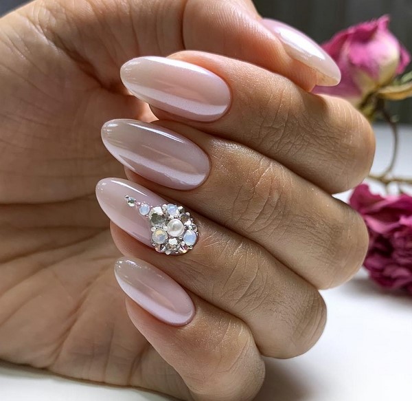 Manicure bogel 2025-2026: idea foto fesyen